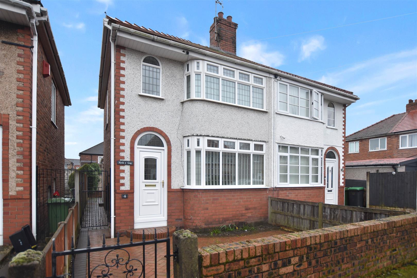 For Sale 3 Bed House semidetached